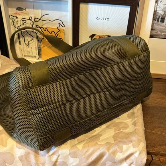 DAGNE DOVER NEW Dark Moss Landon Carryall Air Mesh Duffel Bag Large Green - Picture 8 of 12